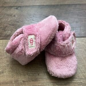 Infant Ugg booties size 2/3